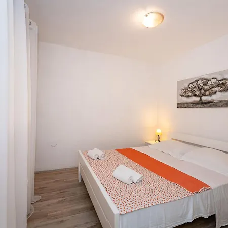 My Dalmatia - Nadalina With Private Pool And Jacuzzi Vodice