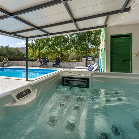 Casa de Férias My Dalmatia - Nadalina With Private Pool And Jacuzzi *