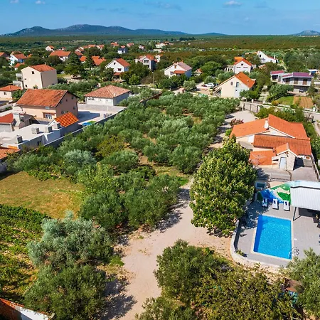 My Dalmatia - Nadalina With Private Pool And Jacuzzi Casa de Férias Vodice
