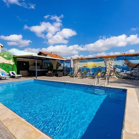 My Dalmatia - Nadalina With Private Pool And Jacuzzi Casa de Férias Vodice