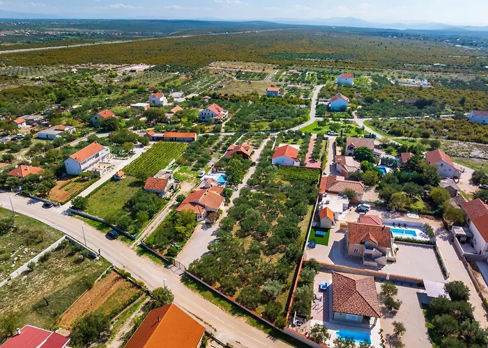 My Dalmatia - Nadalina With Private Pool And Jacuzzi Vodice