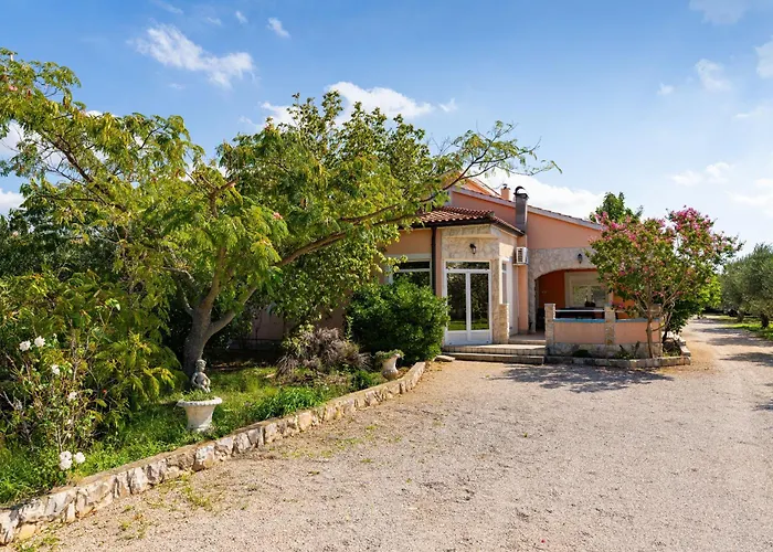 My Dalmatia - Nadalina With Private Pool And Jacuzzi Vodice