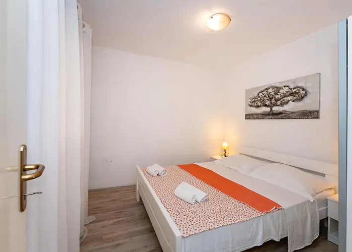 My Dalmatia - Nadalina With Private Pool And Jacuzzi Vodice