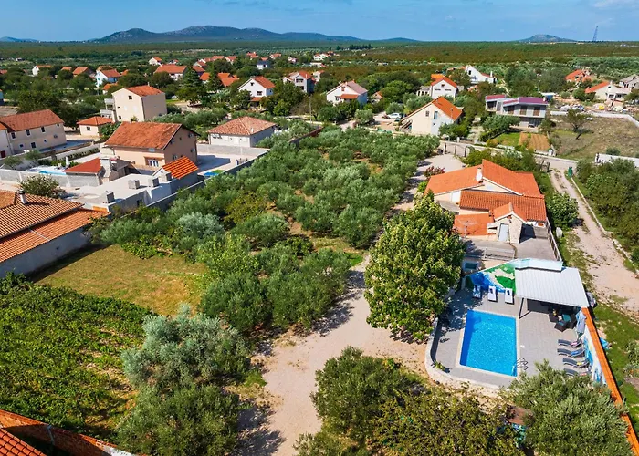 My Dalmatia - Nadalina With Private Pool And Jacuzzi Prázdninový dům Vodice